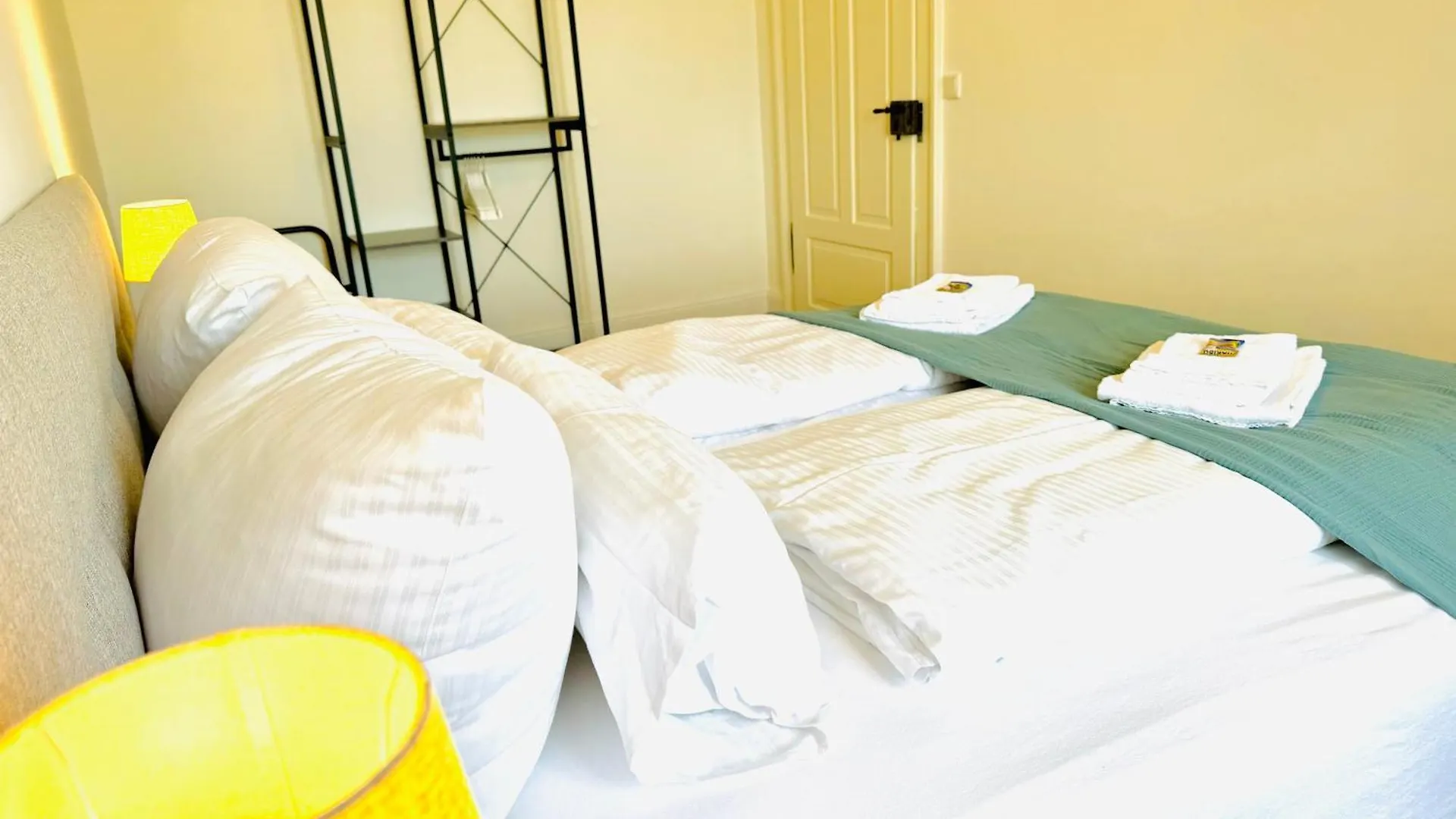 E&K Living - Design Apartments - Netflix - Audi - In Village - Free Parking Ingolstadt Aparthotel