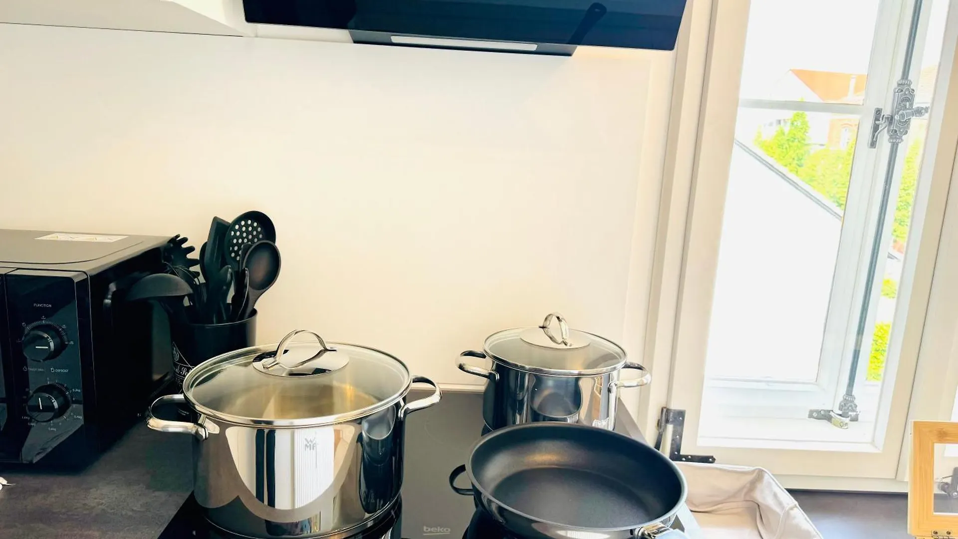 E&K Living - Design Apartments - Netflix - Audi - In Village - Free Parking Ingolstadt 0*,  Deutschland