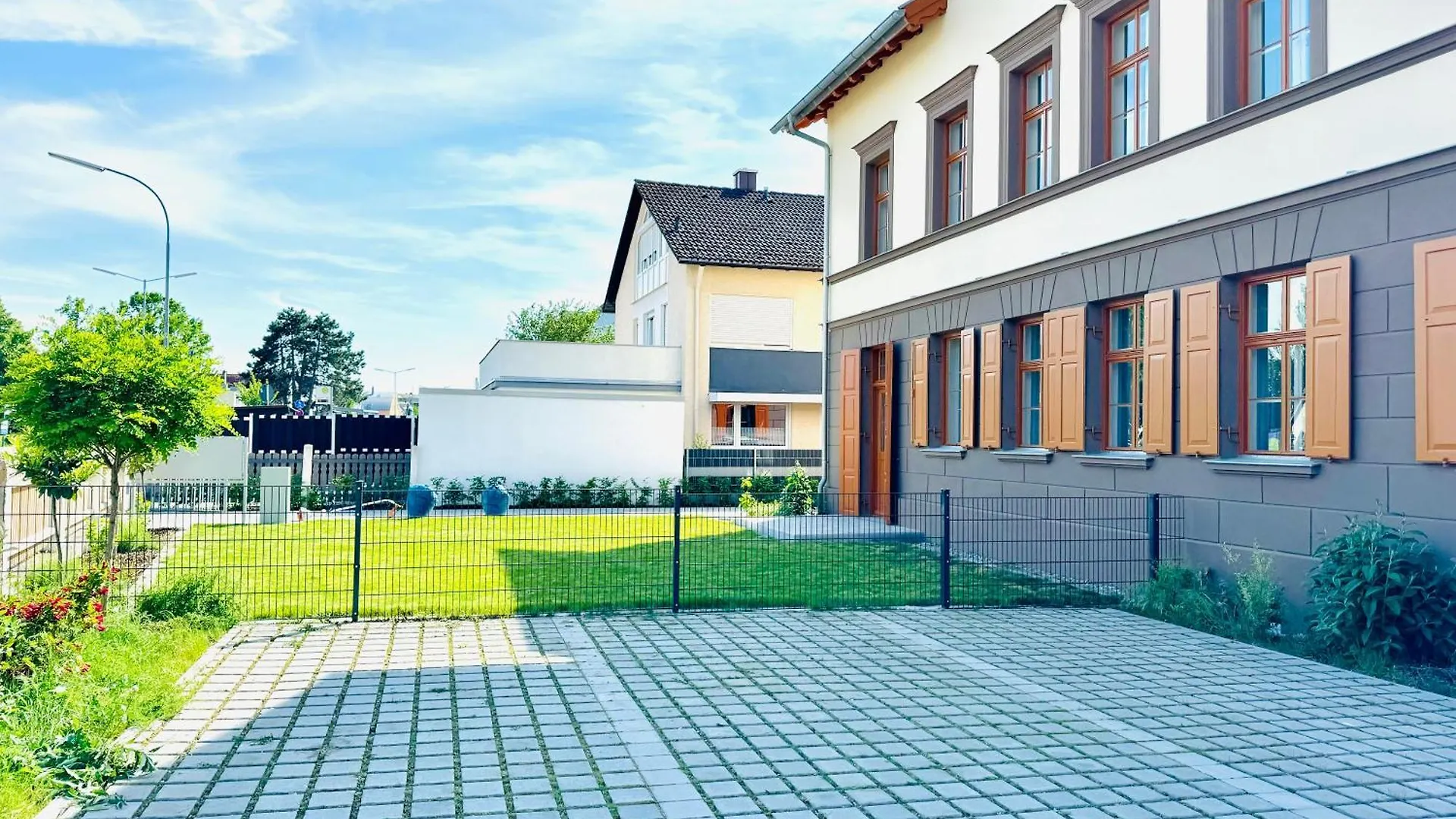 E&K Living - Design Apartments - Netflix - Audi - In Village - Free Parking Ingolstadt 0*,